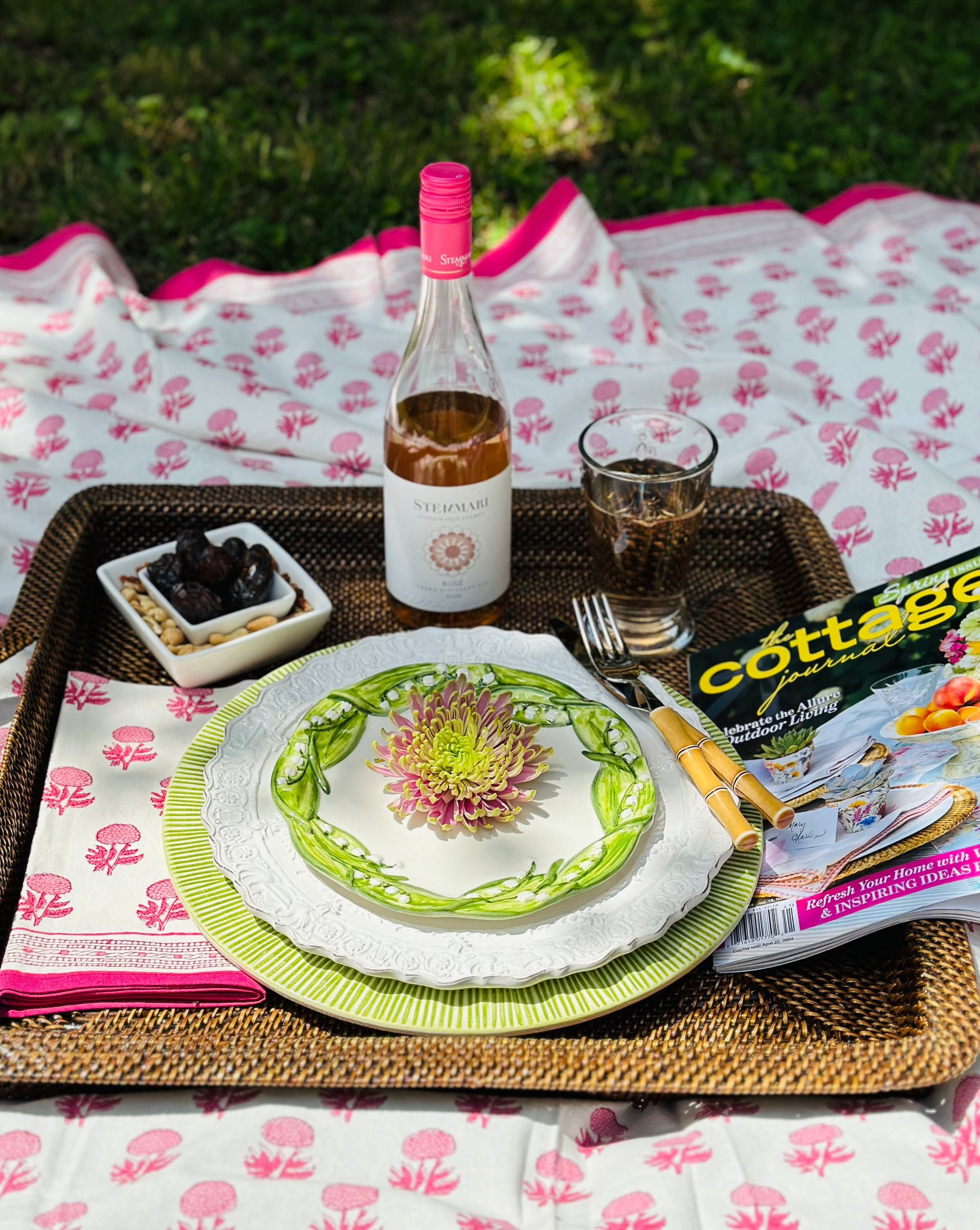 Pomegranate Inc. Rosé 55" Tablecloth