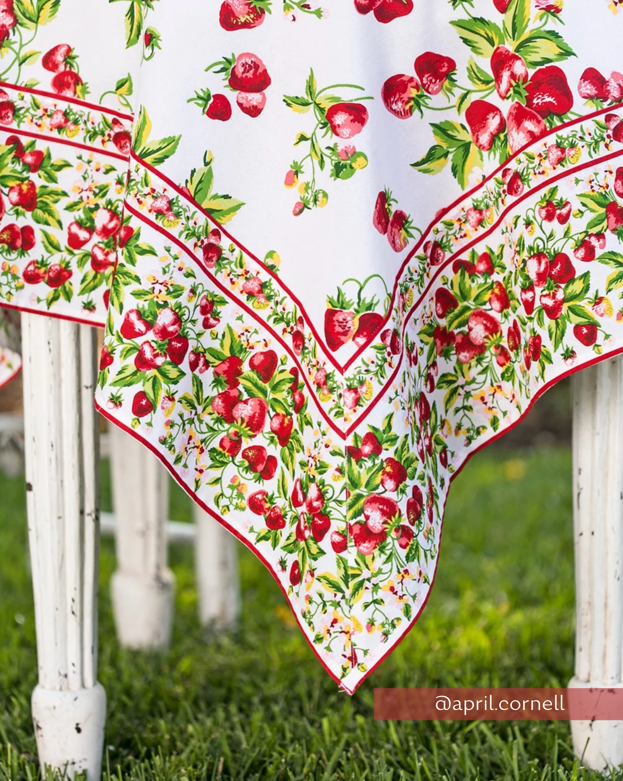 Strawberry Basket 54" Tablecloth