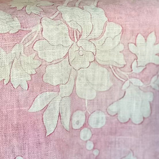 Vivo Anna Maria Blush 54" Table Throw